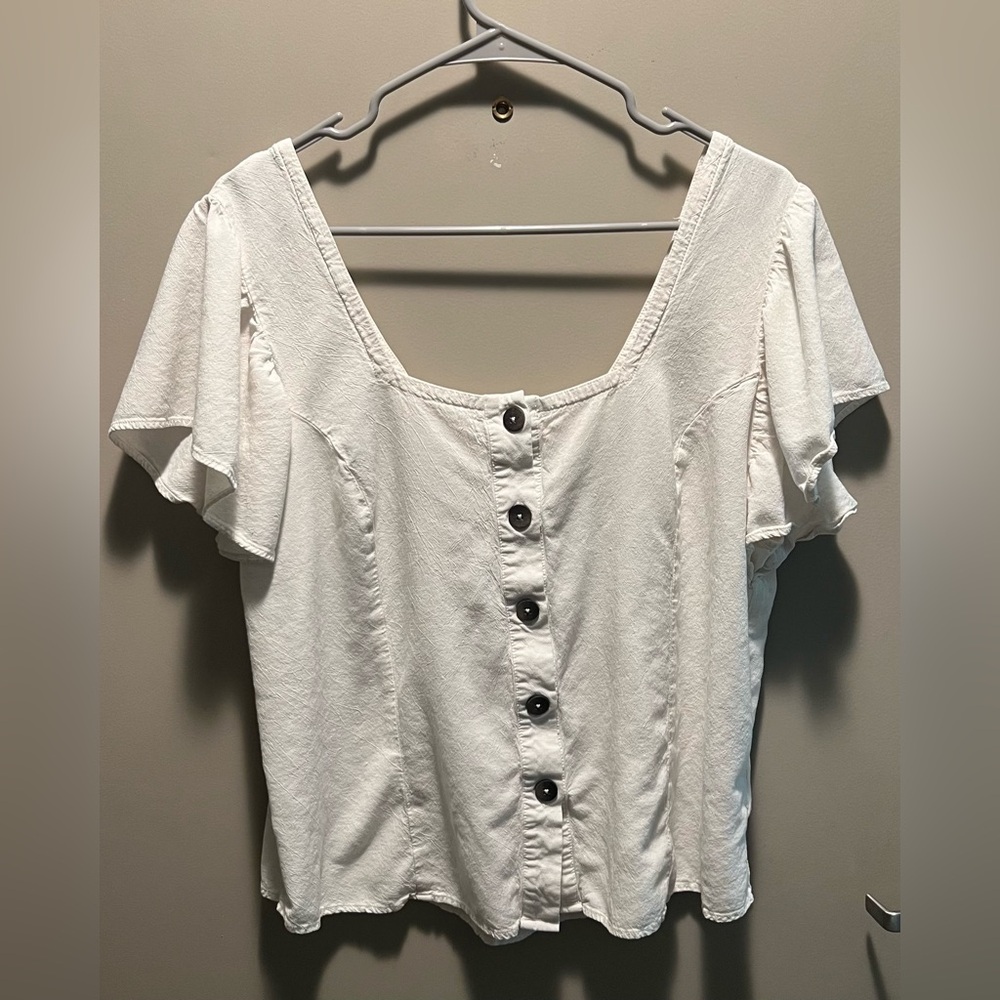 NWOT Universal Thread Top